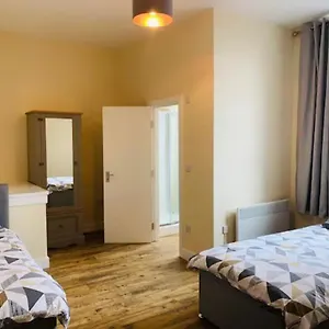 8 Fish Street, Budget Centre Accomodation Leeds (West Yorkshire)
